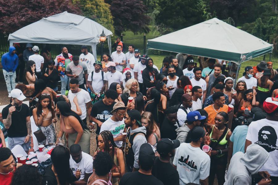 Daytime party crowd